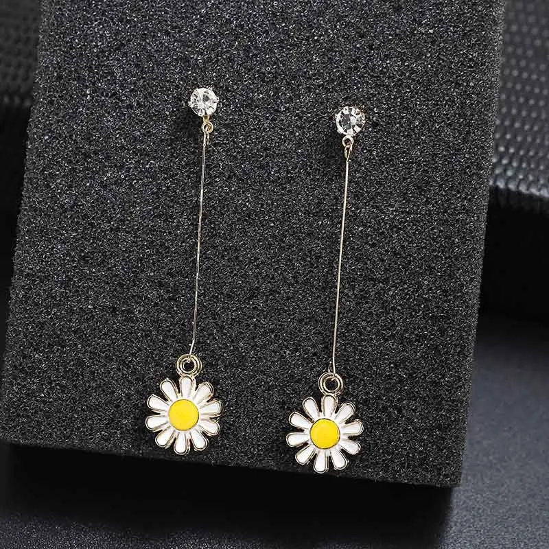 Long Slope Geometric asymmetry Rhinestone circle earrings