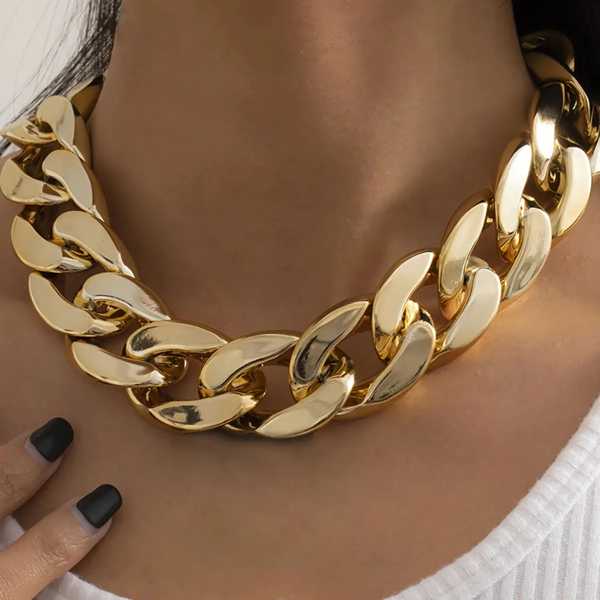 Simple Thick Chain Glamour Necklace