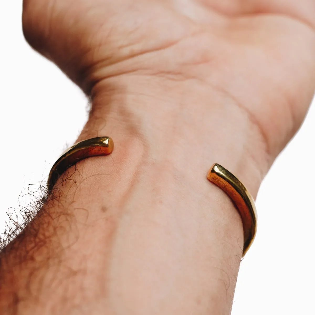 TEXTURED MINIMAL BRACELET | BRASS