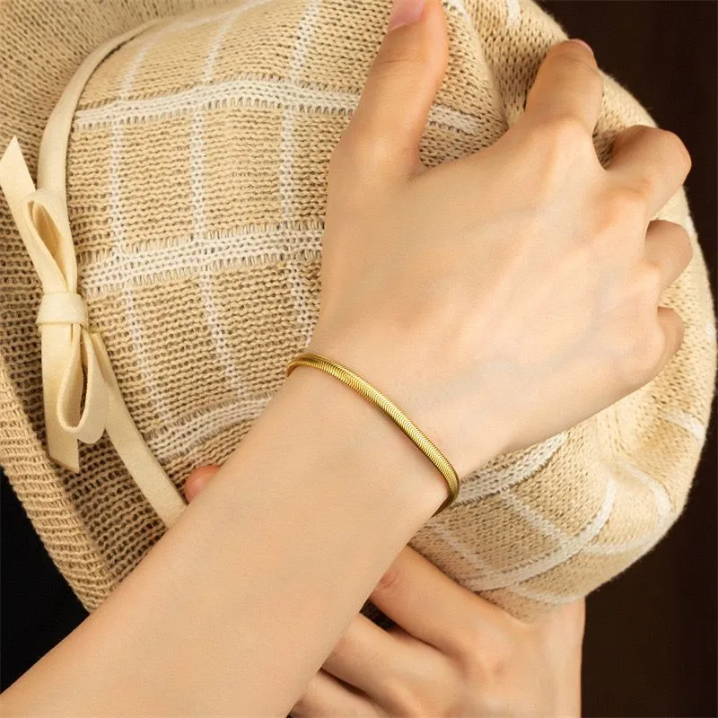 Vipi Thin Gold Bracelet